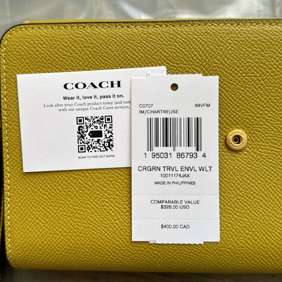 Coach Chartreuse Travel Envelope Wallet NWT - Picture 8 of 8